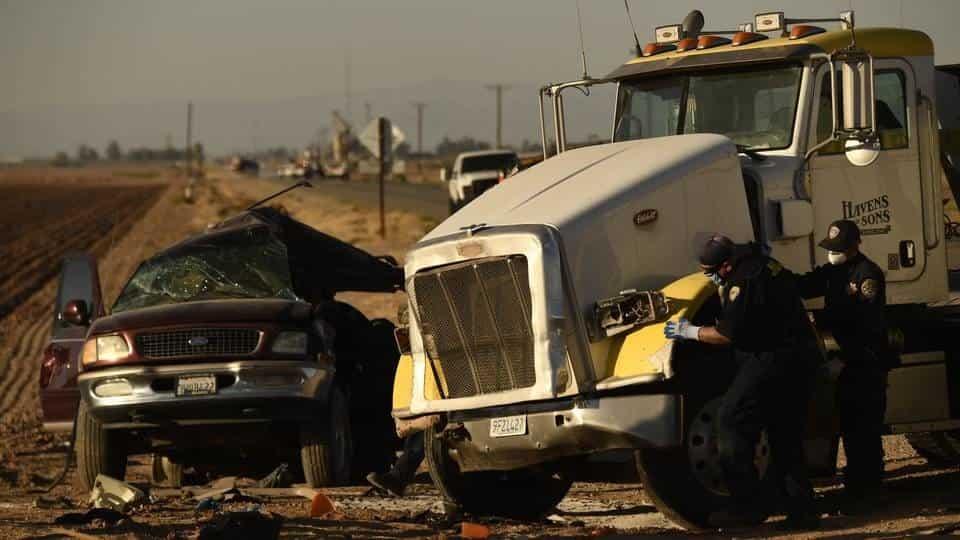 Permanecen 5 mexicanos hospitalizados por accidente
