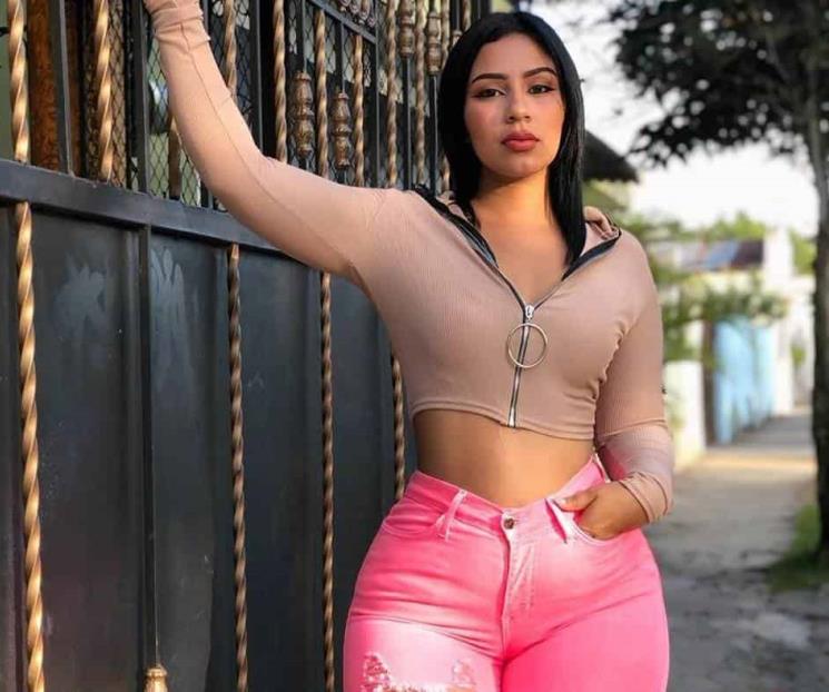 Karla Abreu cambia sus estudios profesionales por la música