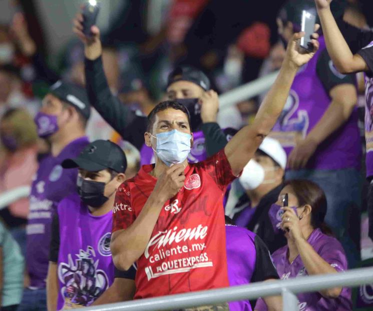 Triste empate de Chivas
