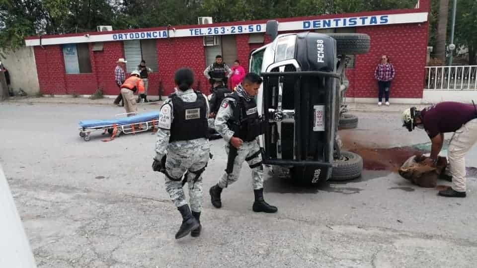 Vuelca unidad de la Guardia Nacional
