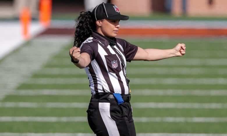 Maia Chaka, primera oficial afro en la NFL