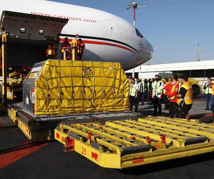 Llega a México lote con más de 600 mil vacunas de Pfizer