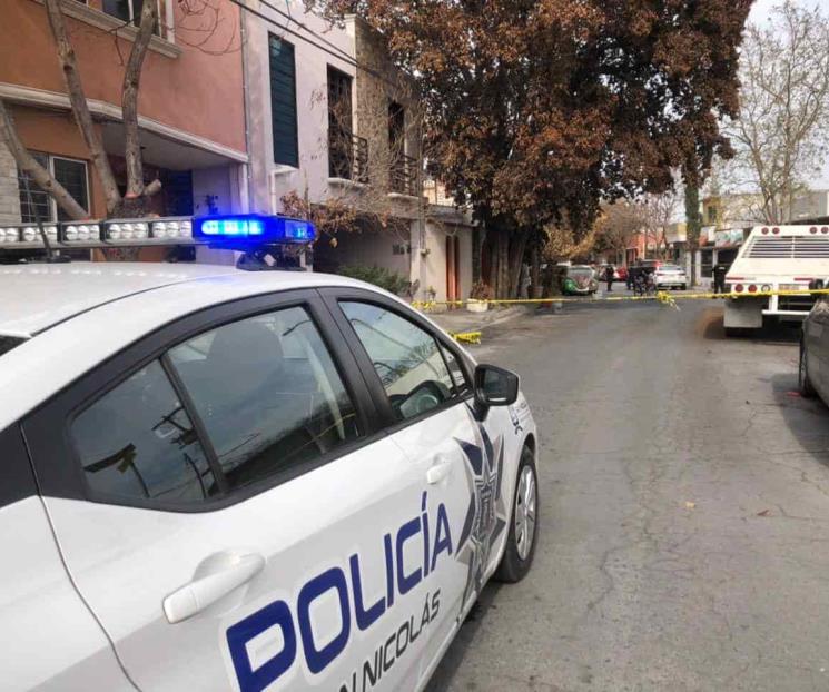 Acuchilla a sus dos hermanos por herencia Acuchilla a sus dos hermanos por herencia