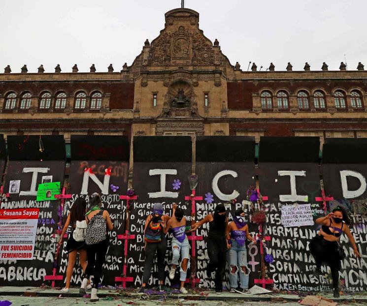 Muro en Palacio Nacional ayudó para detener provocación