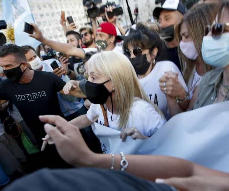 Marchan fanáticos de Maradona por justicia