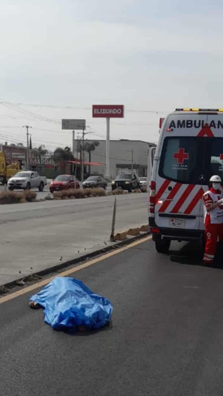 Muere hombre atropellado