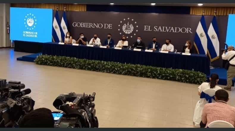 El Salvador anuncia regreso a las aulas