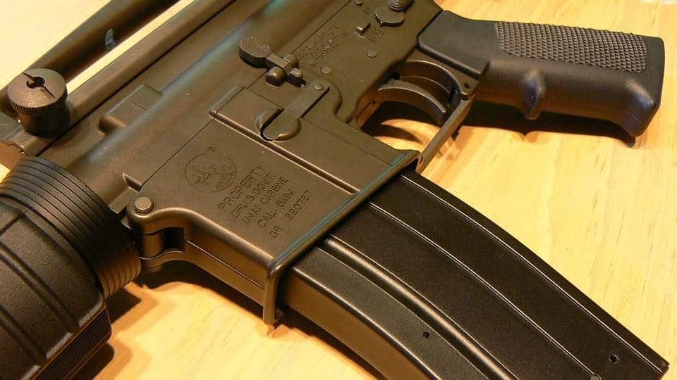 EU debe dejar de vender armas de asalto que llegan a México