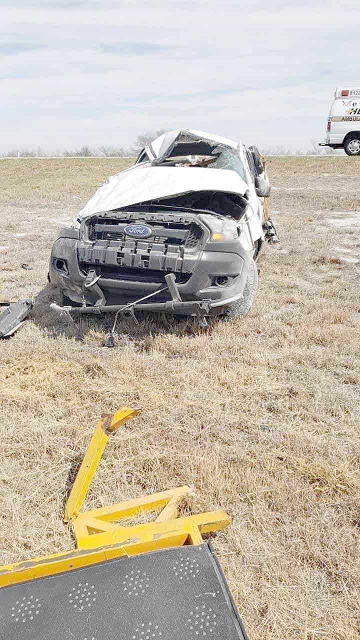 Cinco personas lesionadas fue el saldo que dejó un choque entre una camioneta y un tráiler