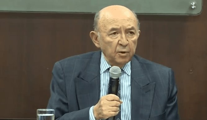 Renuncia canciller de Ecuador, Luis Gallegos