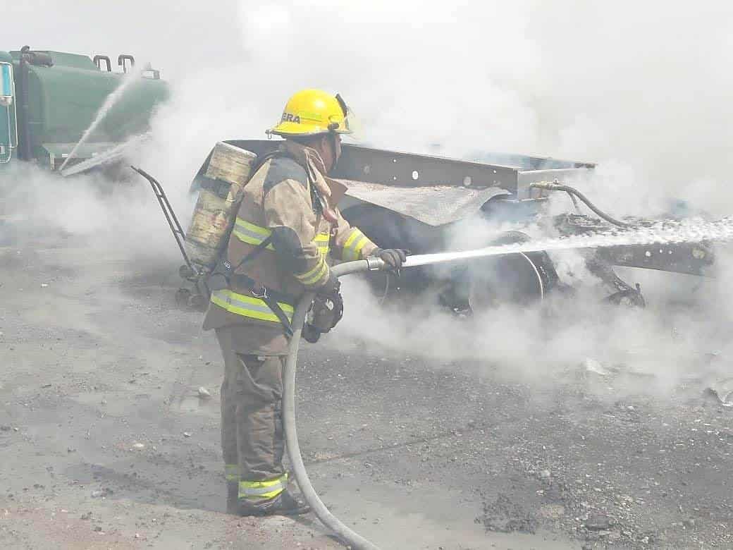 Se reportó el incendio de un tráiler en la Colonia Las Margaritas