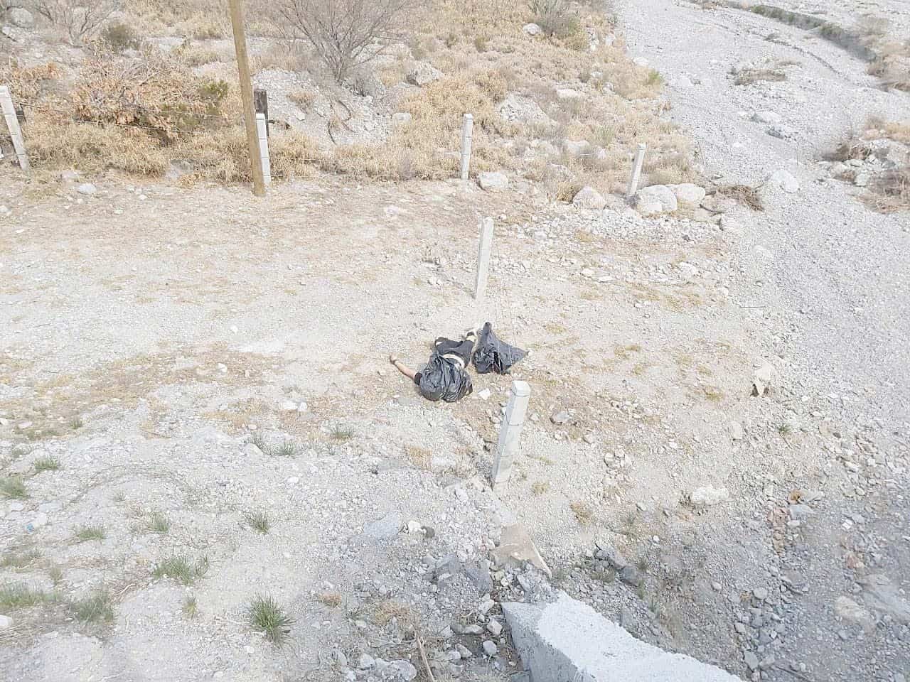 Hallaron el cadáver de un hombre con la cabeza y los pies dentro de bolsas de plástico