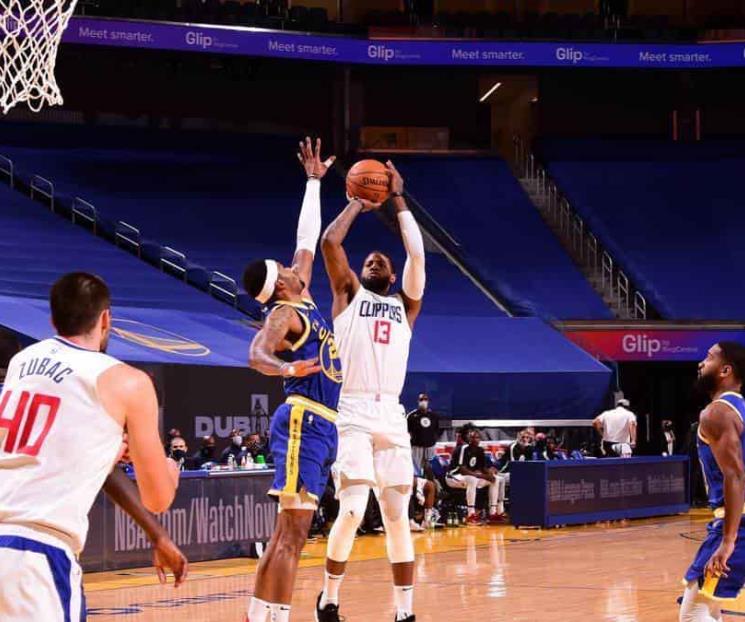 Aplasta Clippers a los Warriors 130-104