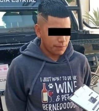 Detienen a hombre por vender droga en gasolinera