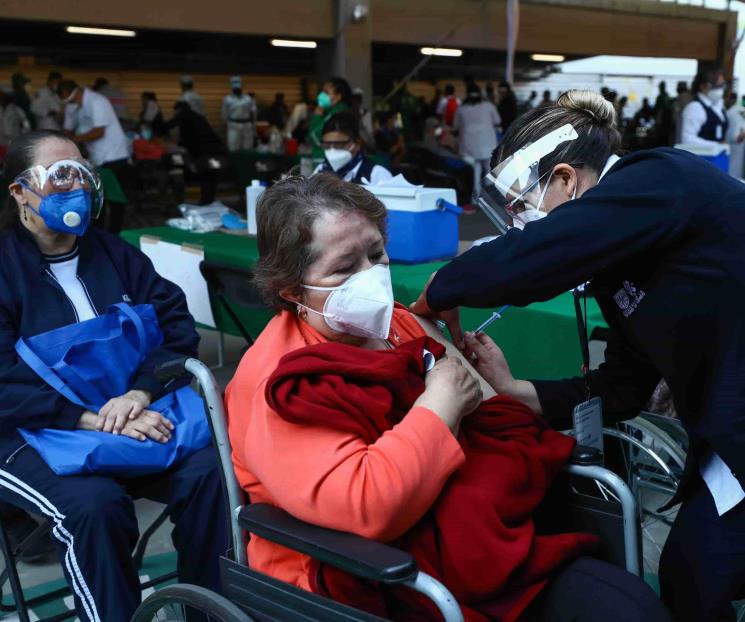 Se planea vacunar entre 200  mil personas todos los días