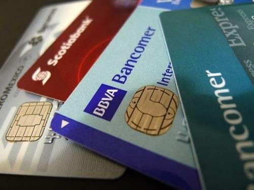 Tasa de tarjetas de crédito bajará 30%, anuncia SHCP