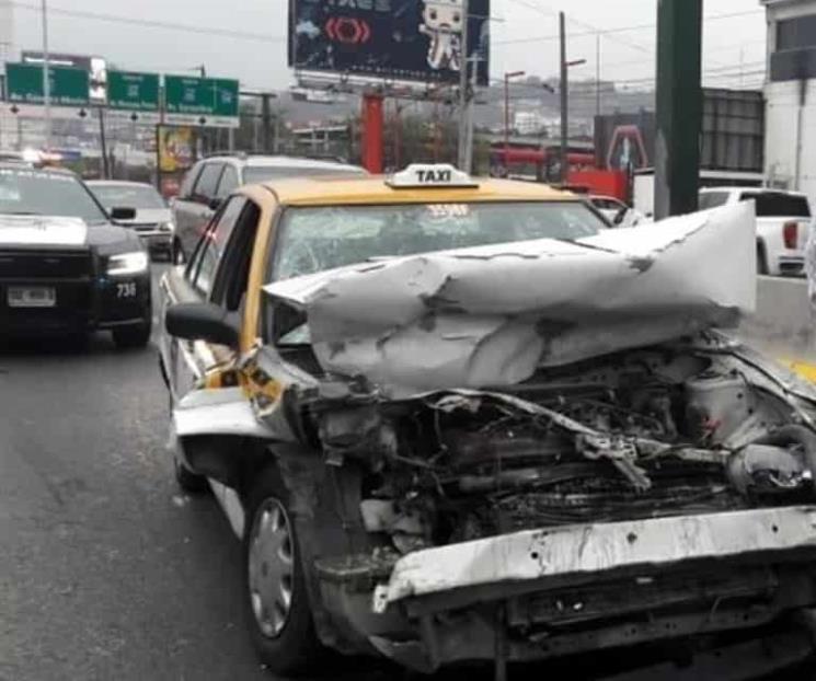 Deja choque a conductores heridos