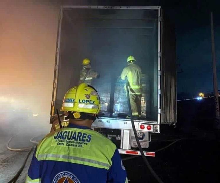Causa incendio daños en tráiler