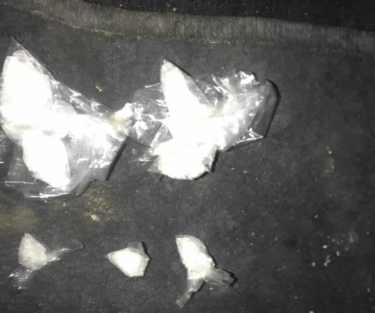 Detienen a tres con droga en Pesquería Detienen a tres con droga en Pesquería