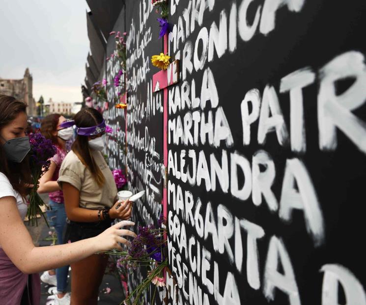 8M, vacunas y reapertura de museos, entre fotos de la semana