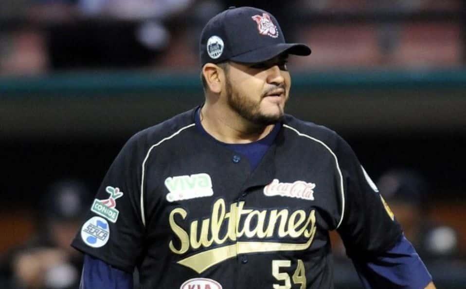 Deja a Sultanes Edgar González