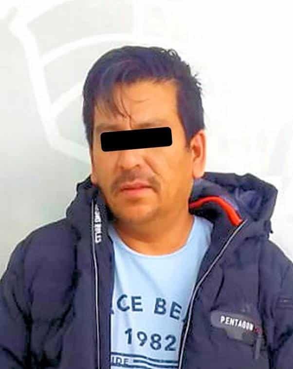 Encuentra a ladrón descansando en sofá Encuentra a ladrón descansando en sofá