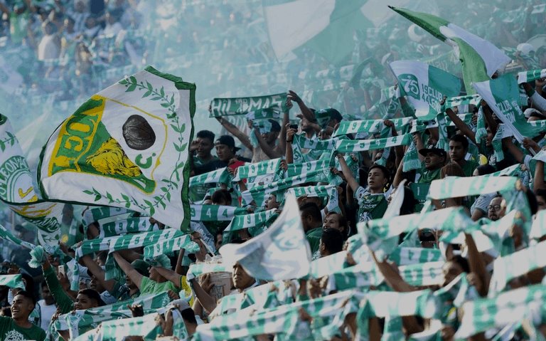 León recibe al Necaxa con público presente