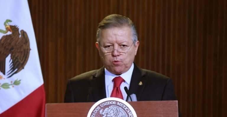 Insiste AMLO en investigar a juez que suspendió su reforma