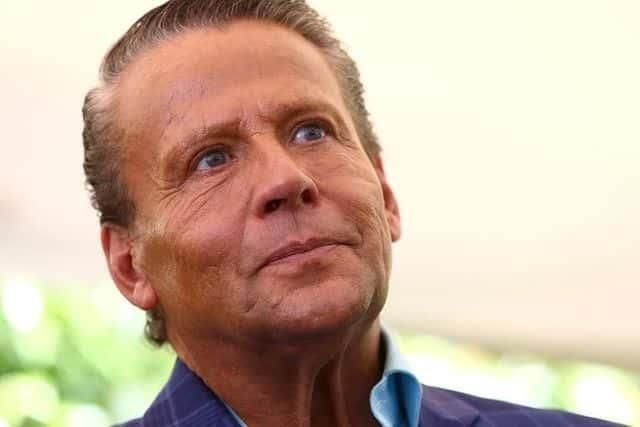 Adame asegura que sus hijos le robaron documentos