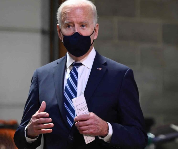 Biden habla con varios países sobre compartir vacunas