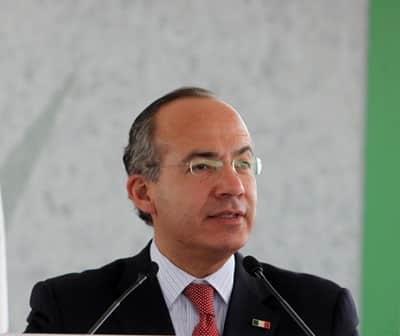 Denuncian a FCH ante la FGR por traición a la patria Denuncian a FCH ante la FGR por traición a la patria