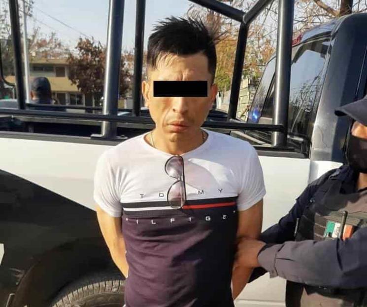 Arrestan a hombre con camioneta robada en Col. Moderna