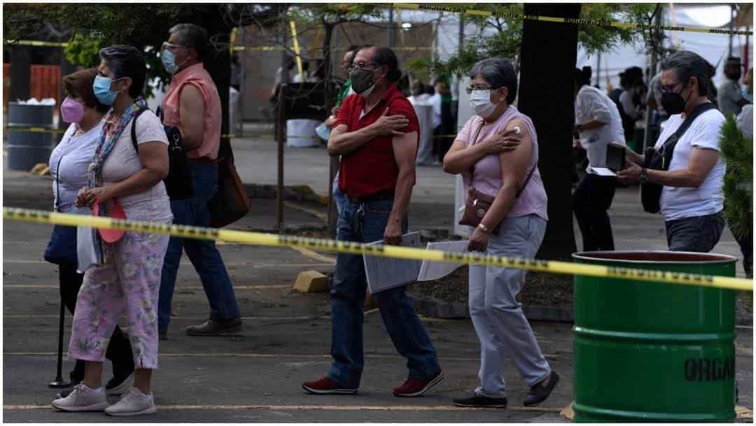 México rebasa las 195 mil muertes por Covid-19