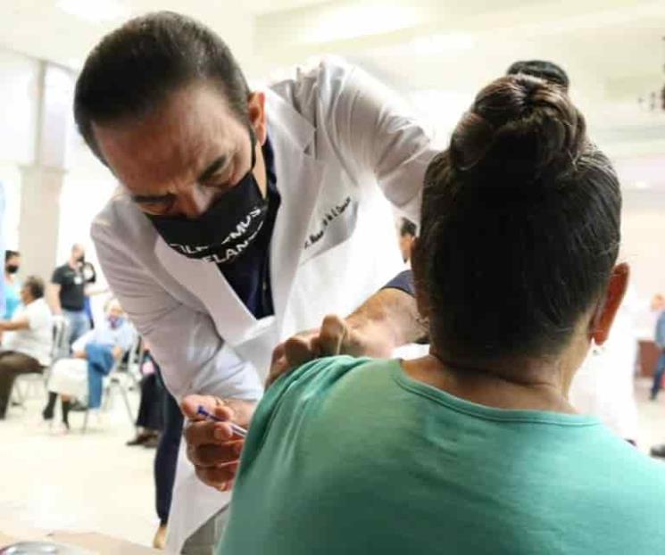 Cumplen Marín e Higueras con programa de vacunación