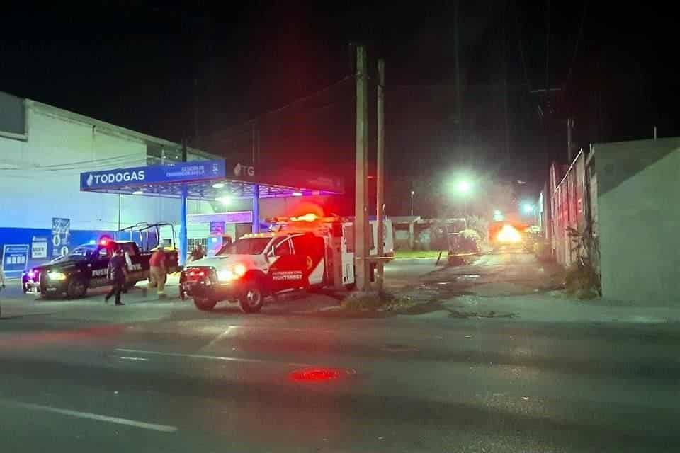 Una bodega ubicada a escasos metros de la estación de Gas comenzó a incendiarse