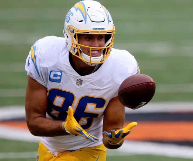 Firman Patriotas a Hunter Henry