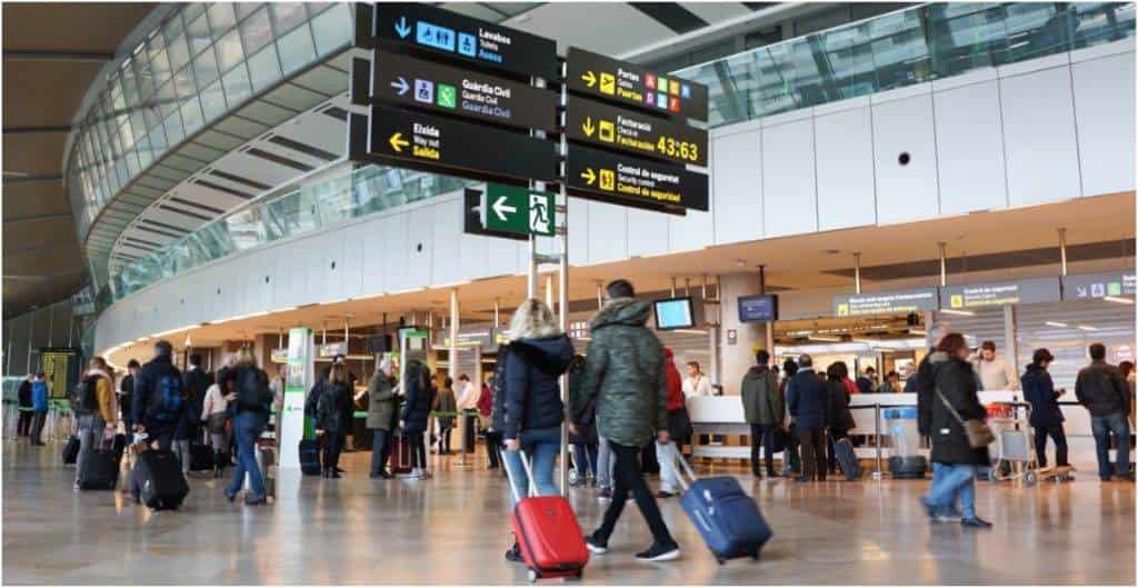 UE propone “pases” para viajar por el bloque