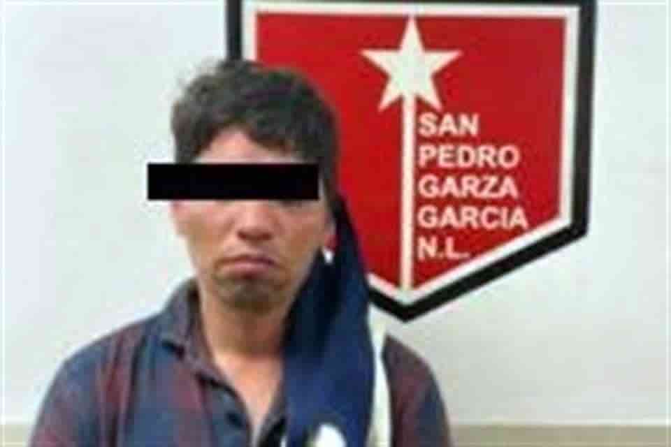 Lo detienen asaltar una tienda de conveniencia