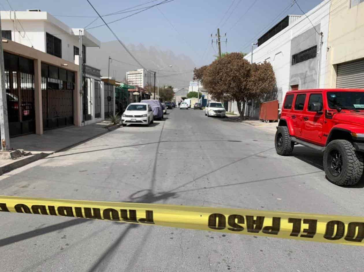 Un pintor de brocha gorda fue encontrado sin vida en el porche de su domicilio