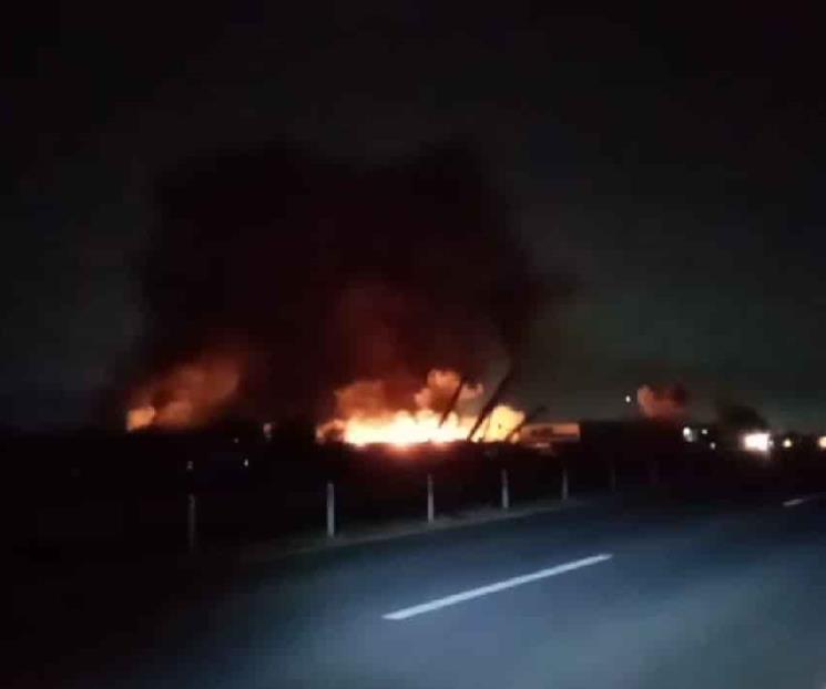 Explota pipa en la Monterrey-Reynosa