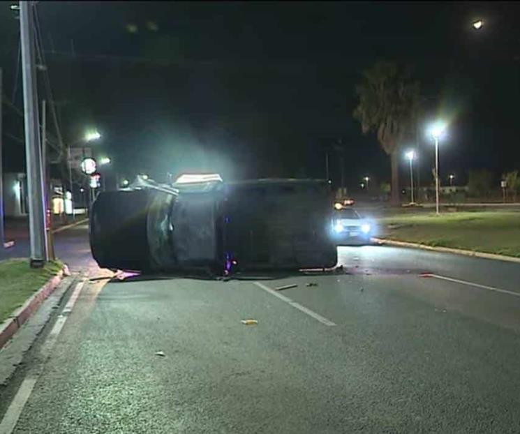 Escapa de operativo y se vuelca