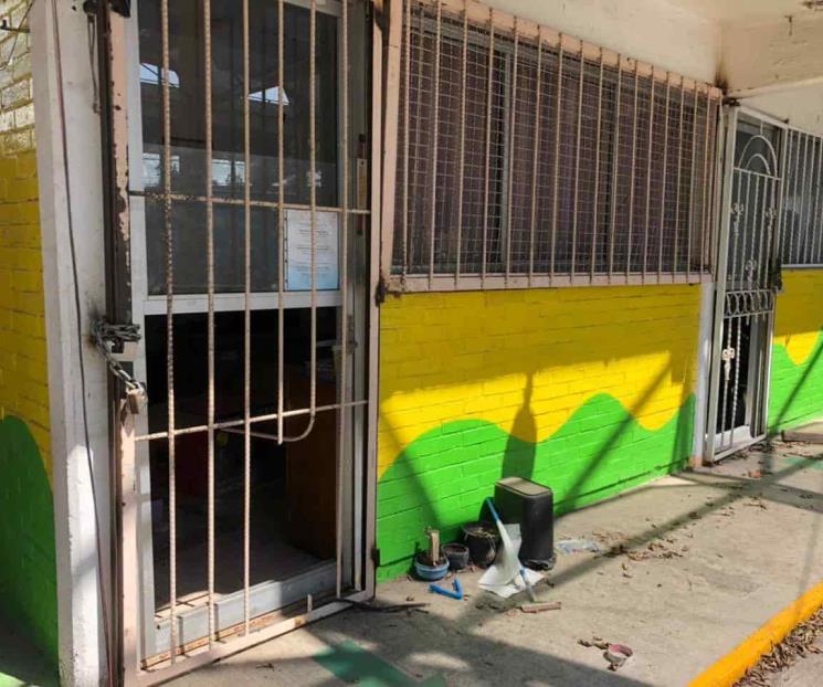 Aprovechan pandemia para saquear escuelas Aprovechan pandemia para saquear escuelas