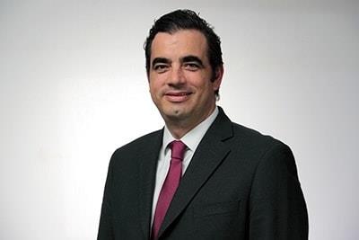 Morena, no ha renunciado a la mitad de prerrogativas