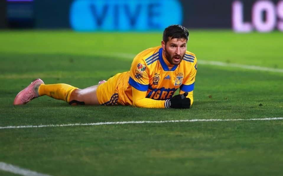 Con paso de no calificar