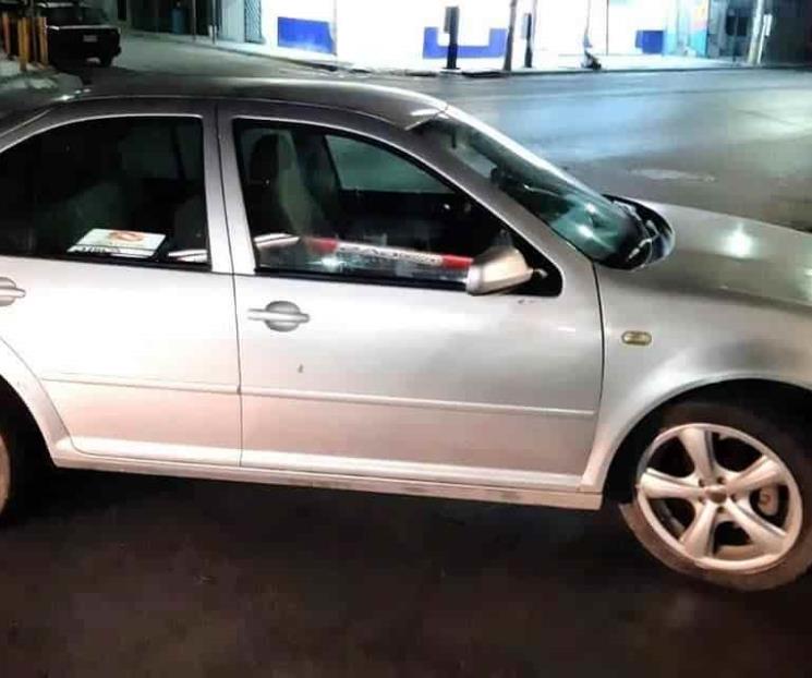 Salva chaleco antibalas a policía