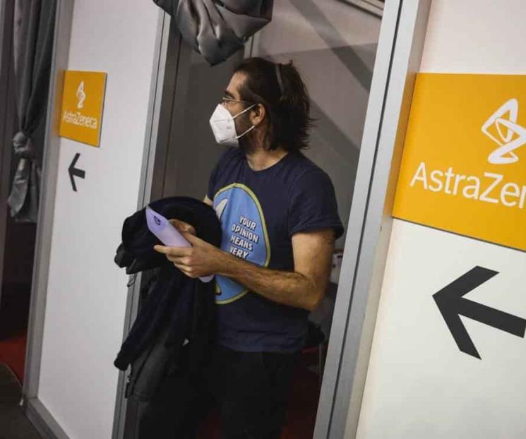 Dice AstraZeneca que vacuna es 76% eficaz