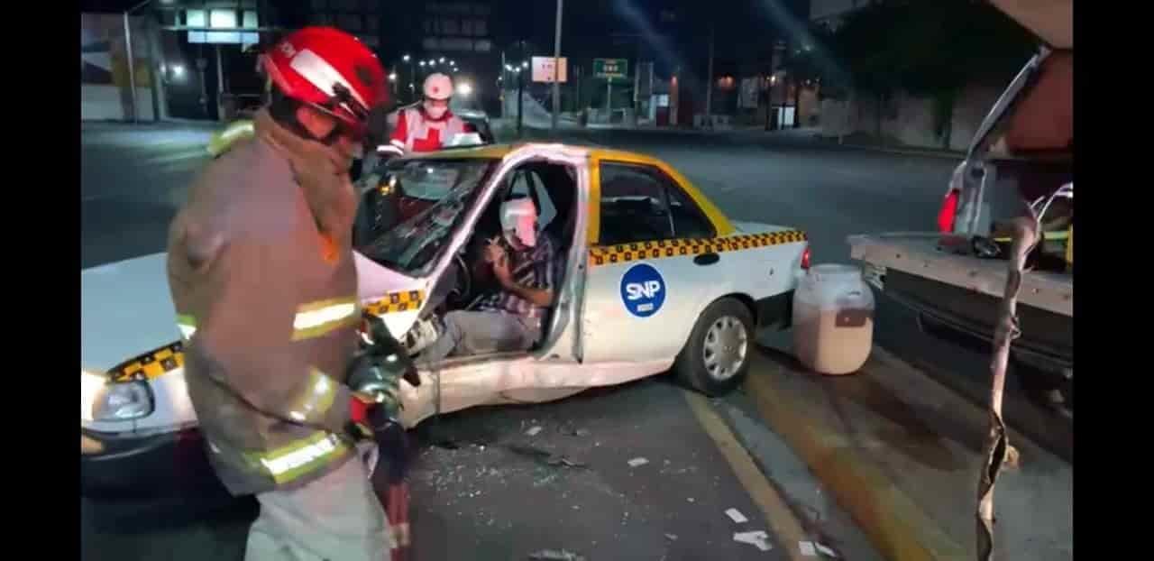 Termina prensado por culpa de conductora