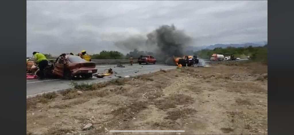 Choque volcadura deja seis muertos en Cadereyta
