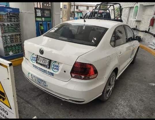 Detienen a despachadores de gasolinera