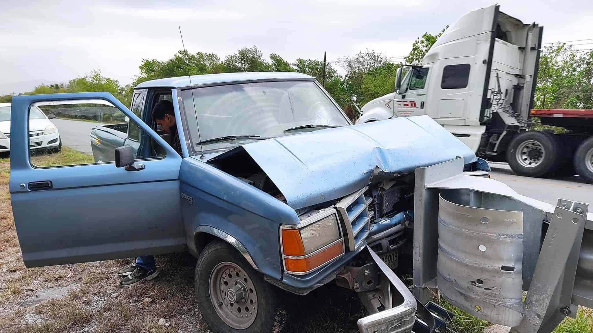 Un hombre terminó la fiesta, al estrellarse de frente contra un muro de contención